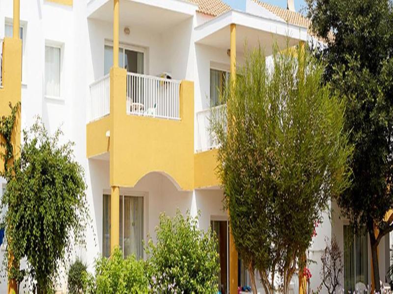 Aparthotel Comitas Isla Del Aire Punta Prima  Zewnętrze zdjęcie