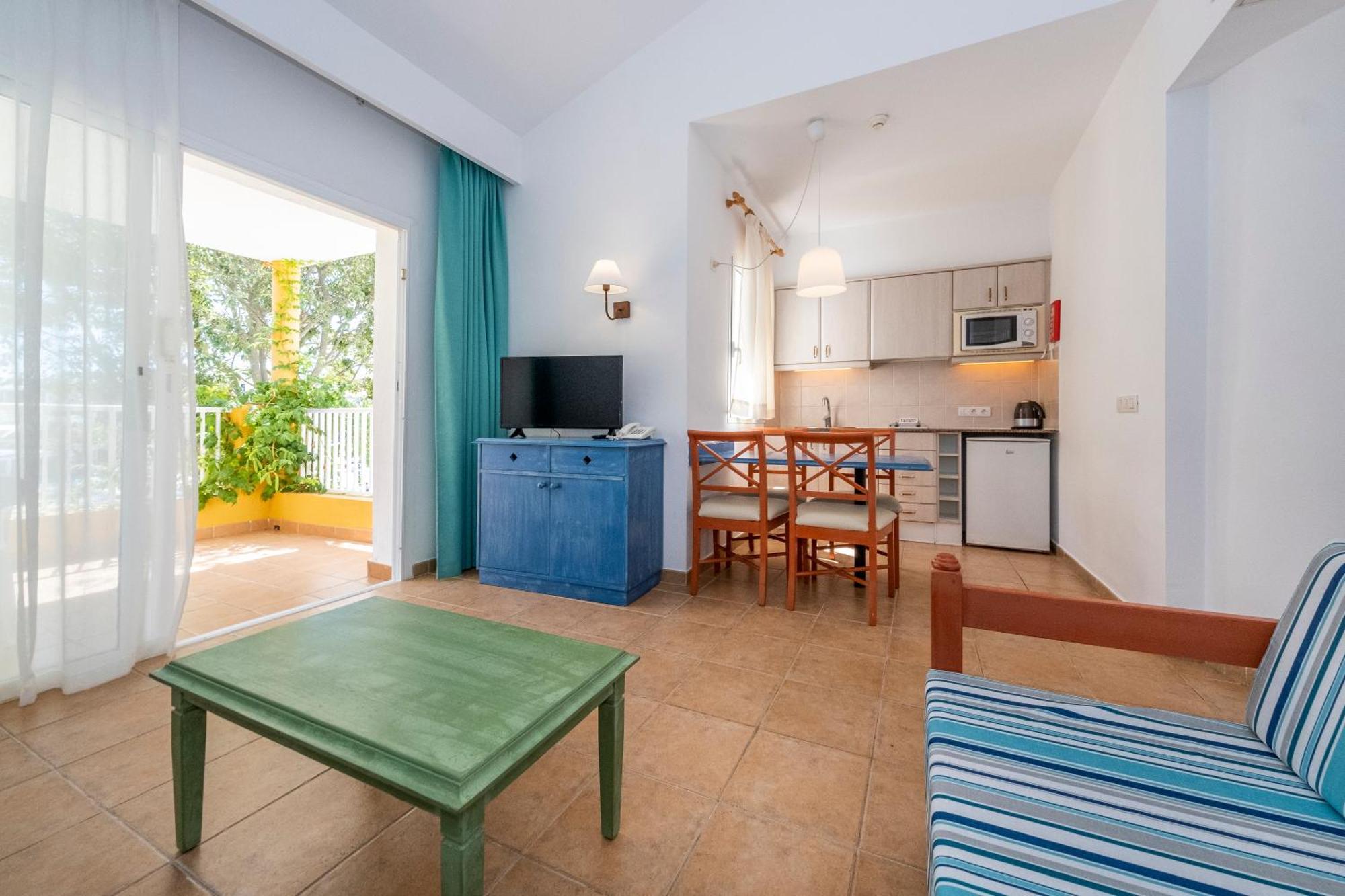 Aparthotel Comitas Isla Del Aire Punta Prima  Zewnętrze zdjęcie