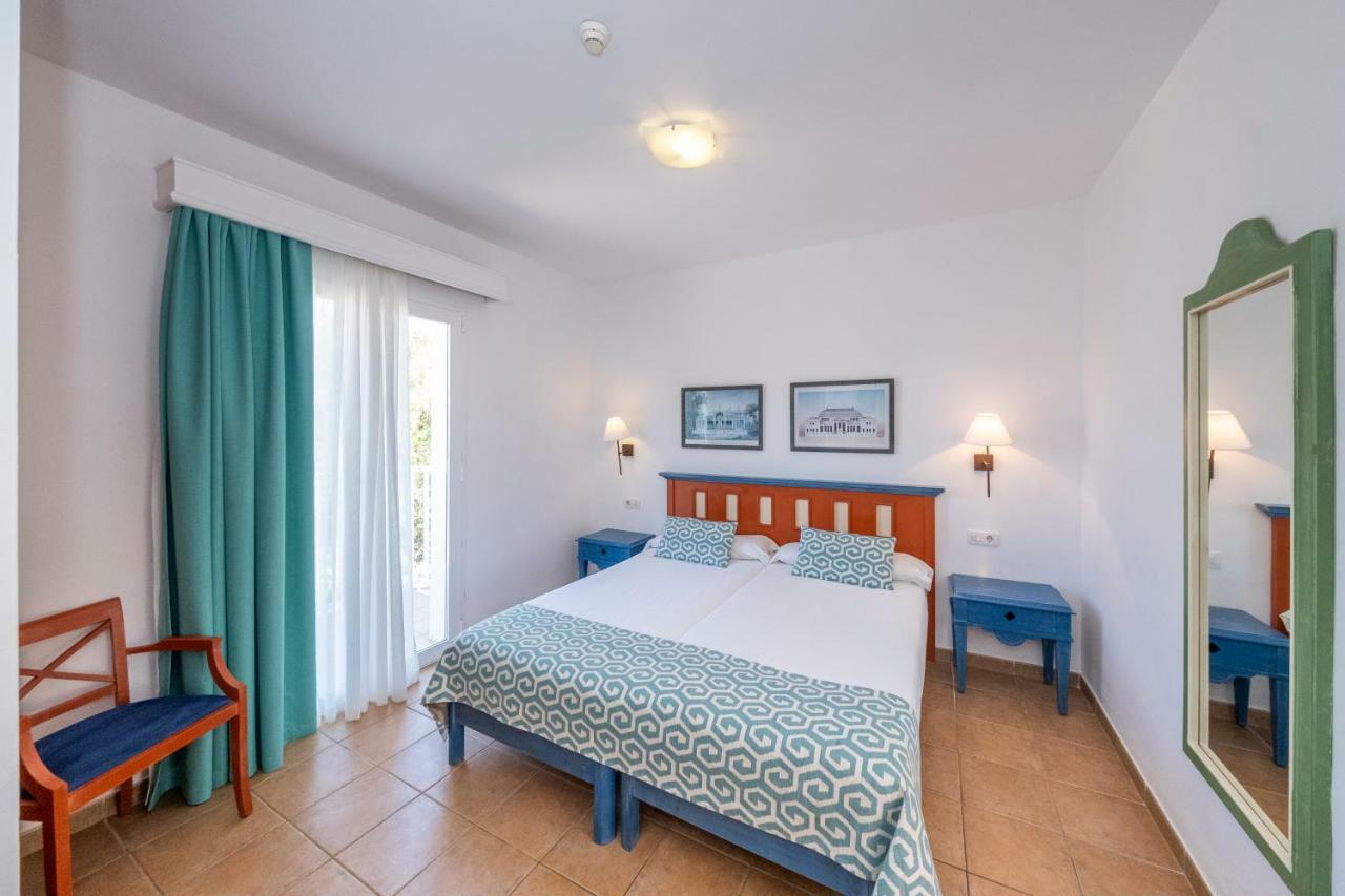 Aparthotel Comitas Isla Del Aire Punta Prima  Zewnętrze zdjęcie